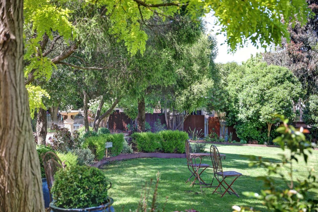 Yarra Gables Motel Хийлсвил Екстериор снимка
